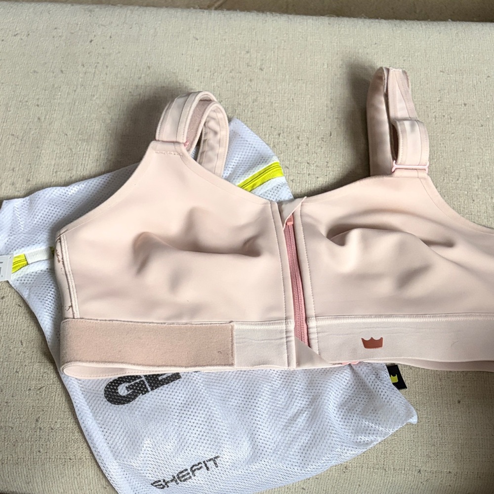 SHEFIT Blush Front-Zip High Support Sports Bra